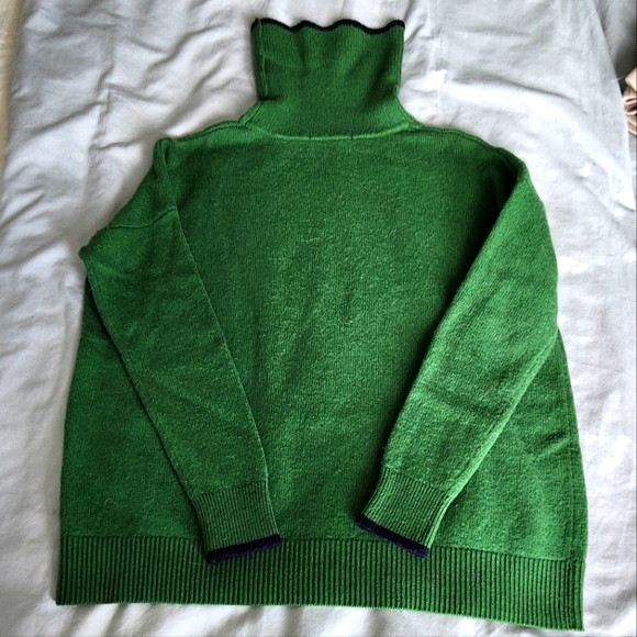 Boden Rolled Turtleneck Sweater in Green/Navy Size Small - Picture 3 of 5